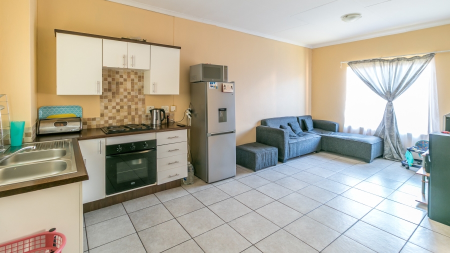 1 Bedroom Property for Sale in Grand Central Gauteng