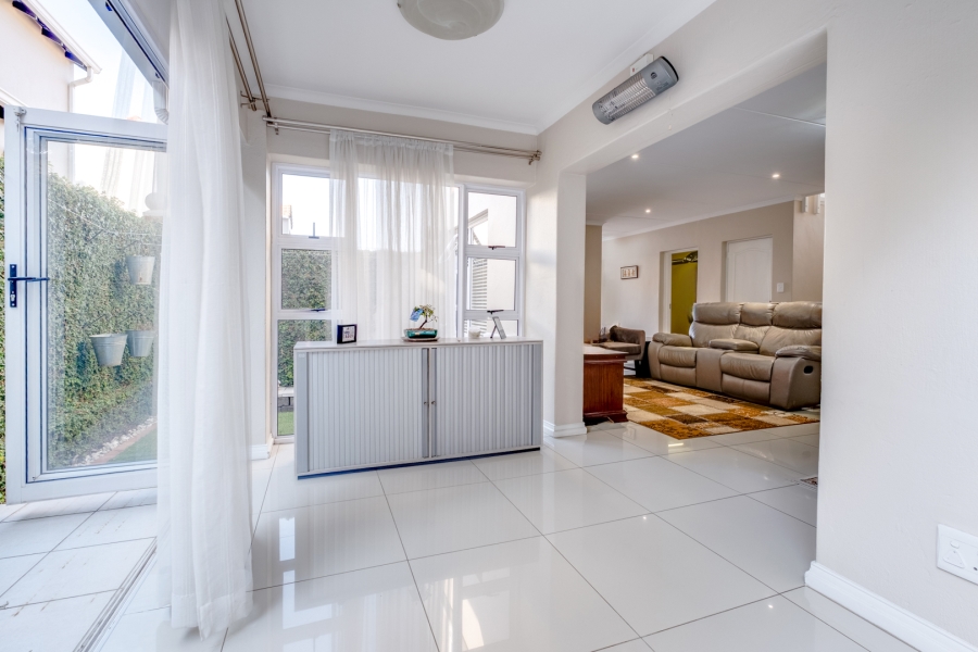 3 Bedroom Property for Sale in Bryanston Gauteng