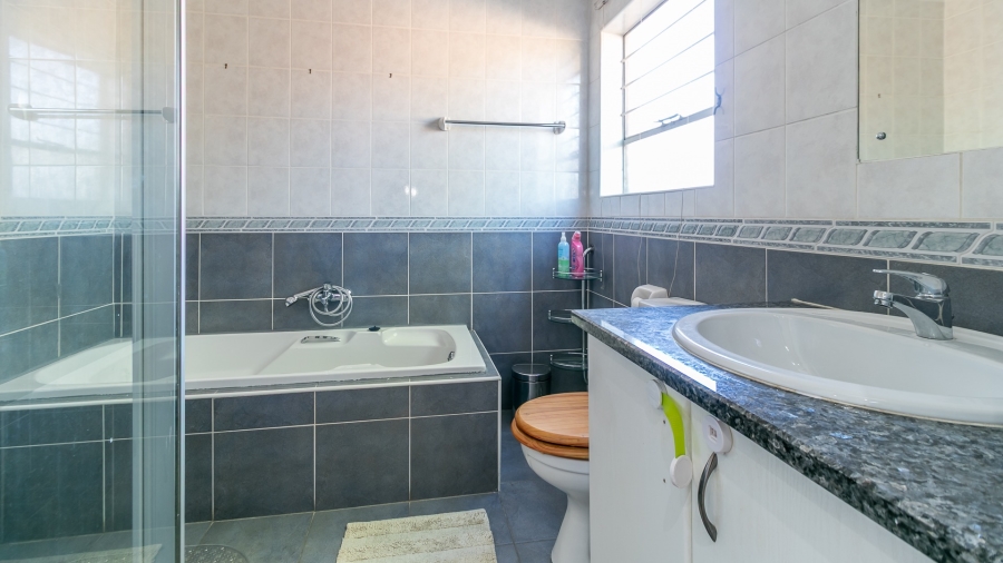 3 Bedroom Property for Sale in North Riding Gauteng