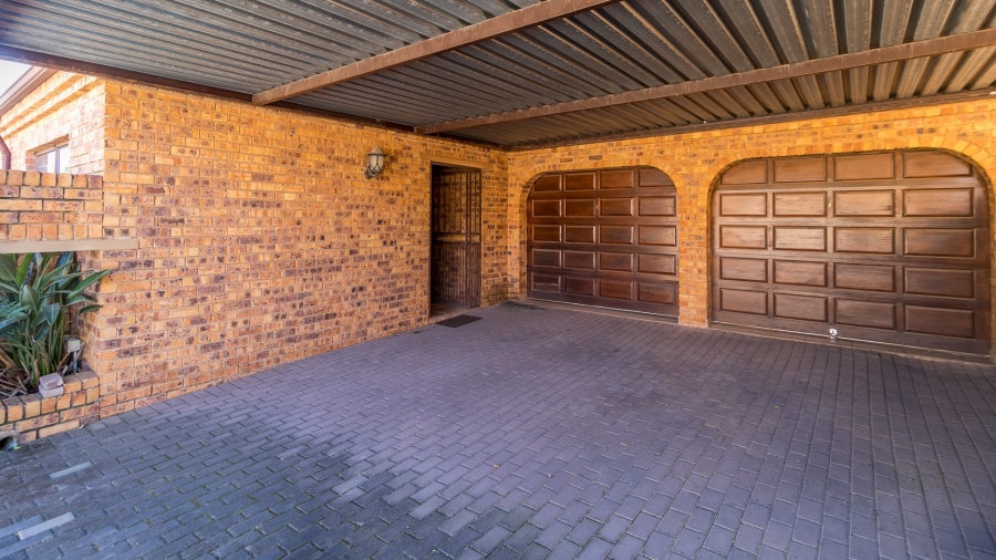 3 Bedroom Property for Sale in North Riding Gauteng