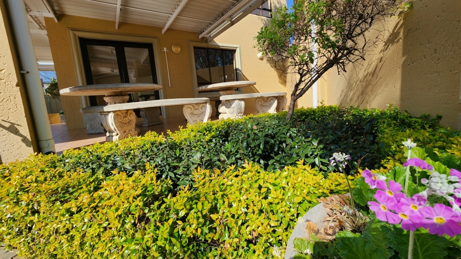 To Let 1 Bedroom Property for Rent in Sunninghill Gauteng