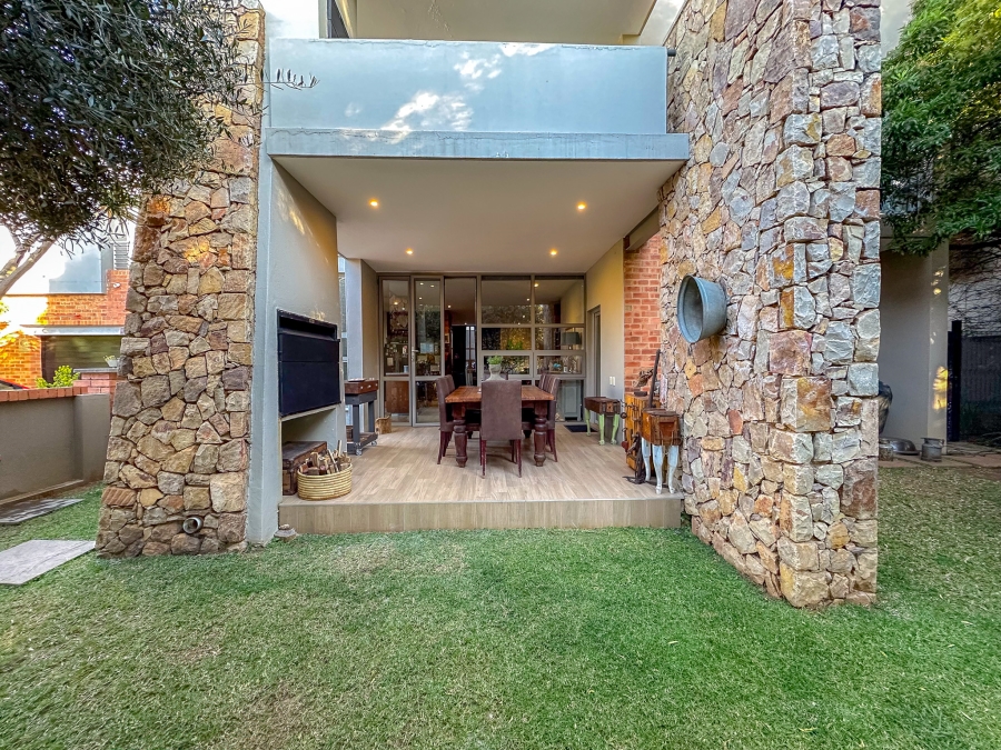 To Let 3 Bedroom Property for Rent in Midstream Estate Gauteng