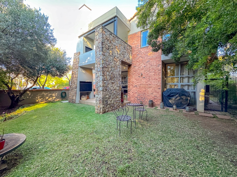 To Let 3 Bedroom Property for Rent in Midstream Estate Gauteng