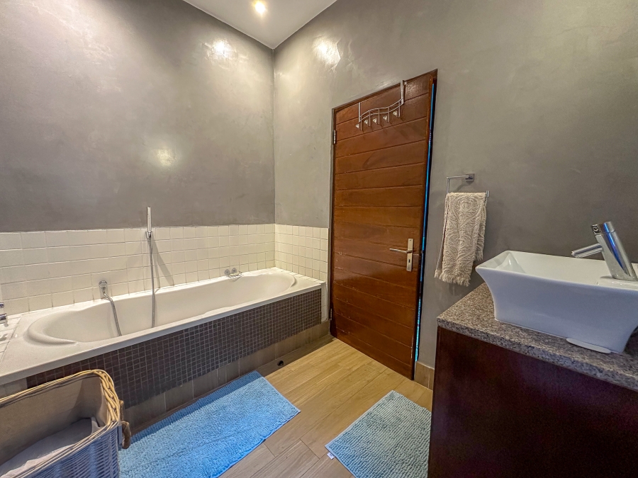 To Let 3 Bedroom Property for Rent in Midstream Estate Gauteng
