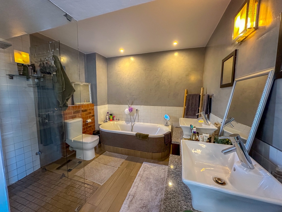 To Let 3 Bedroom Property for Rent in Midstream Estate Gauteng