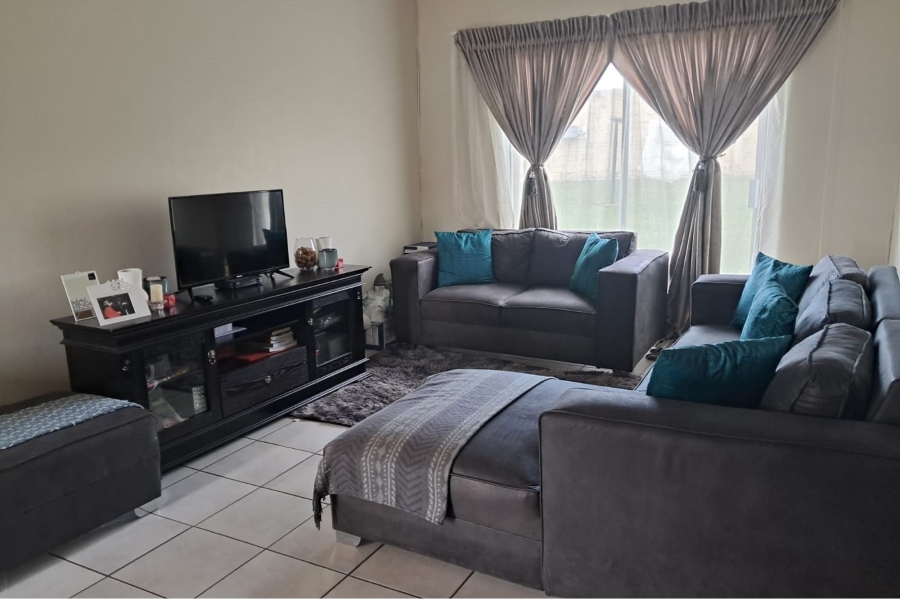 1 Bedroom Property for Sale in Parkrand Gauteng