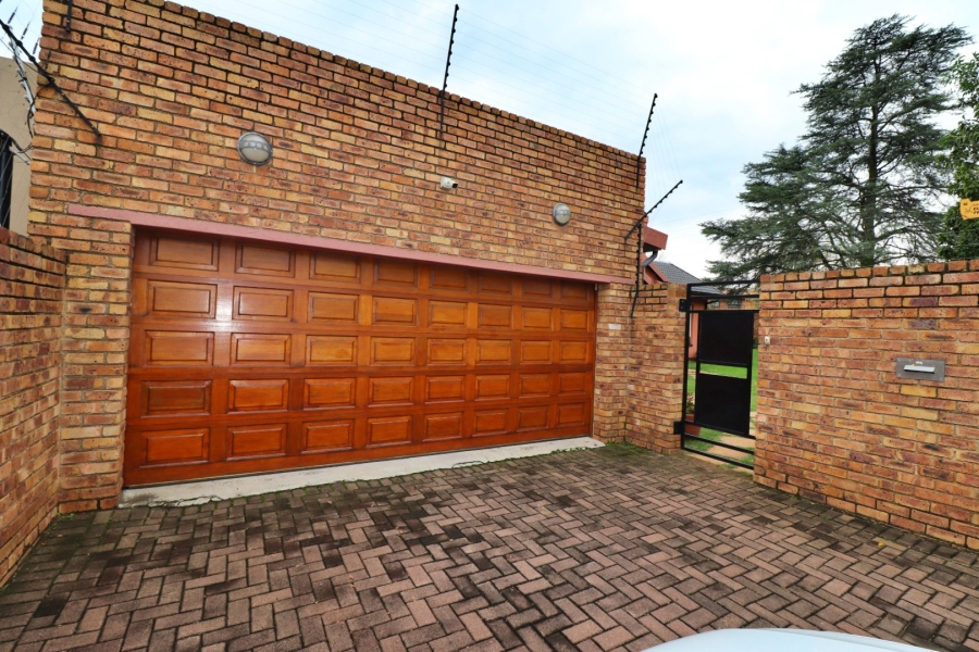 3 Bedroom Property for Sale in Harmelia Gauteng