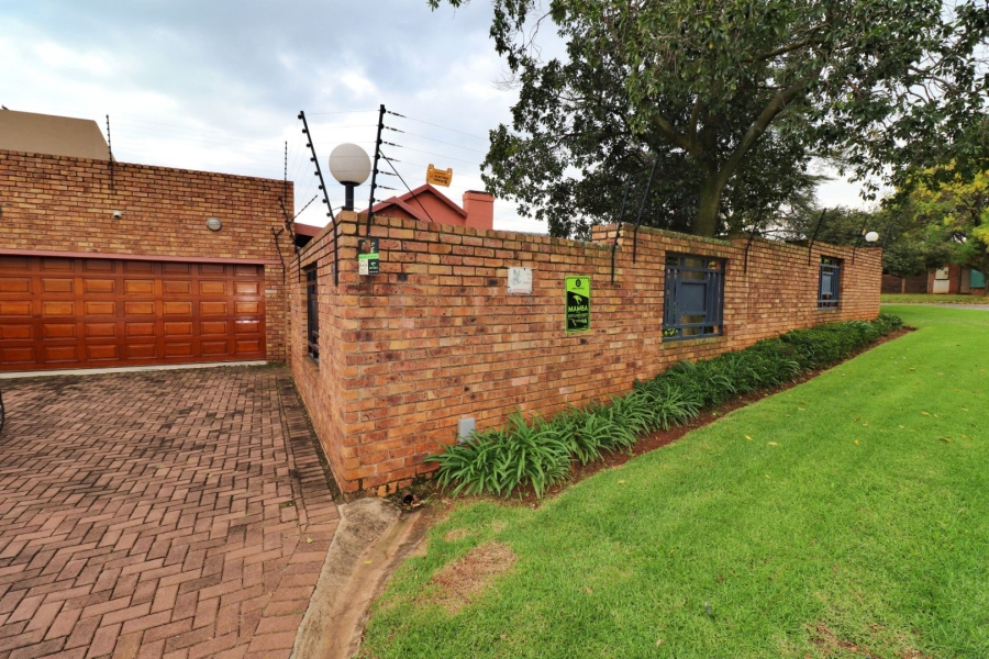 3 Bedroom Property for Sale in Harmelia Gauteng