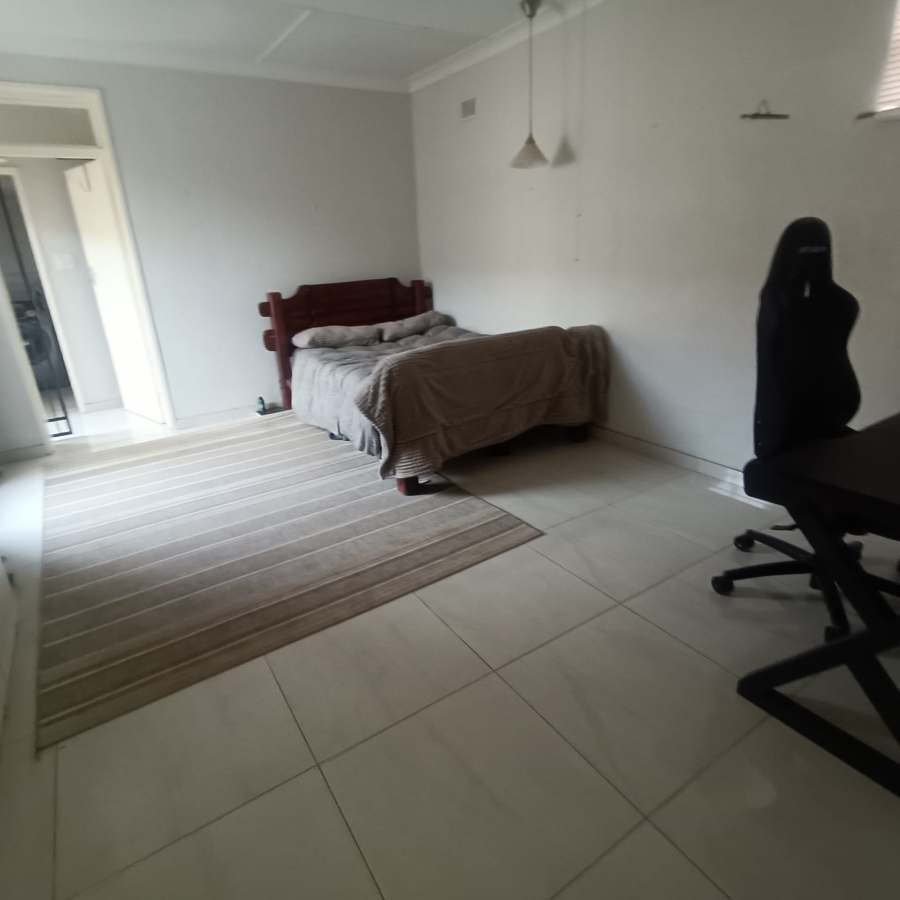 To Let 1 Bedroom Property for Rent in Linden Gauteng