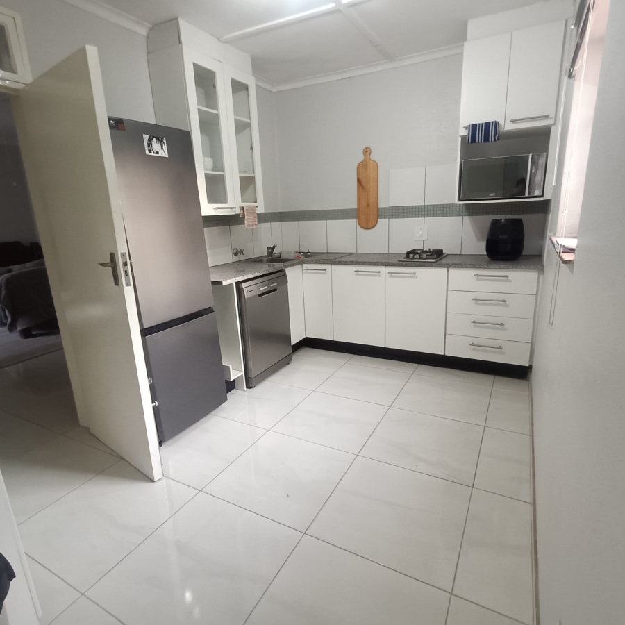 To Let 1 Bedroom Property for Rent in Linden Gauteng