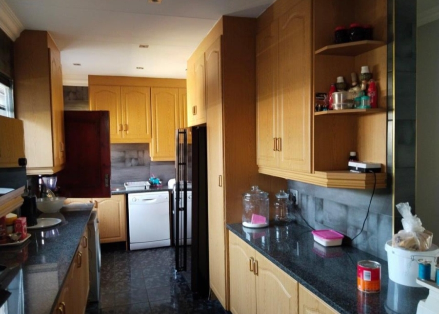 4 Bedroom Property for Sale in Brackendowns Gauteng