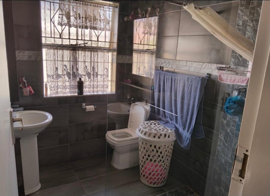 4 Bedroom Property for Sale in Brackendowns Gauteng