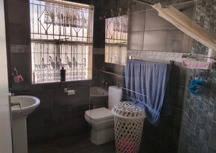 4 Bedroom Property for Sale in Brackendowns Gauteng