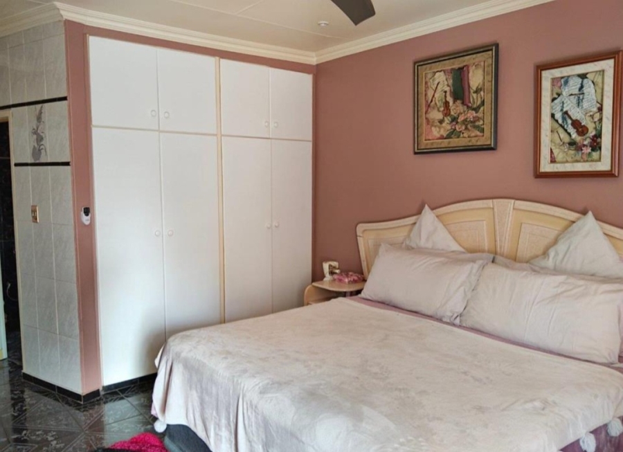 4 Bedroom Property for Sale in Brackendowns Gauteng