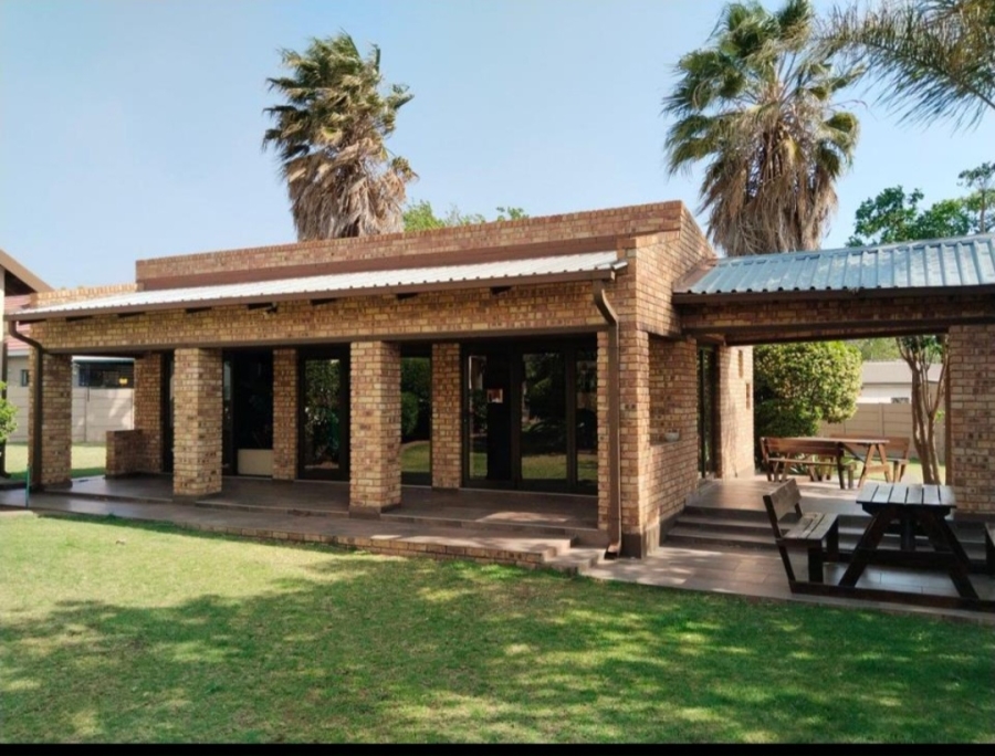 4 Bedroom Property for Sale in Brackendowns Gauteng