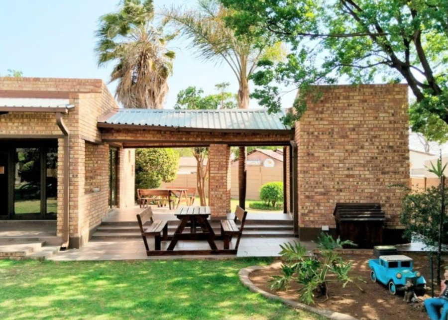 4 Bedroom Property for Sale in Brackendowns Gauteng