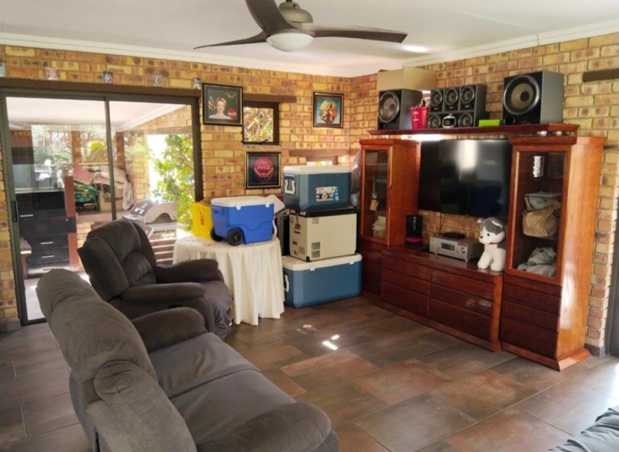 4 Bedroom Property for Sale in Brackendowns Gauteng
