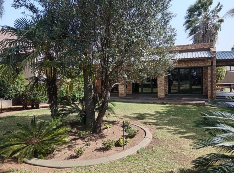 4 Bedroom Property for Sale in Brackendowns Gauteng