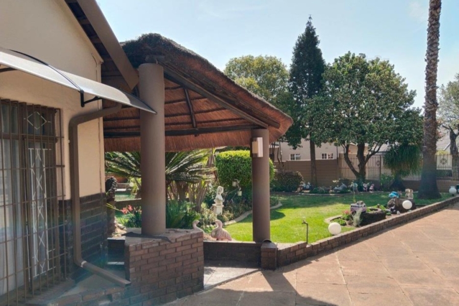 4 Bedroom Property for Sale in Brackendowns Gauteng