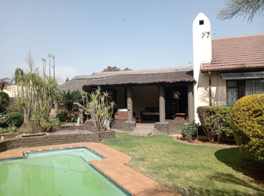 4 Bedroom Property for Sale in Brackendowns Gauteng
