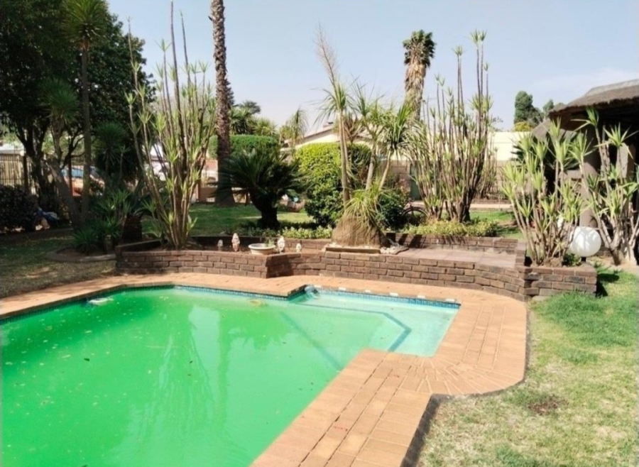 4 Bedroom Property for Sale in Brackendowns Gauteng