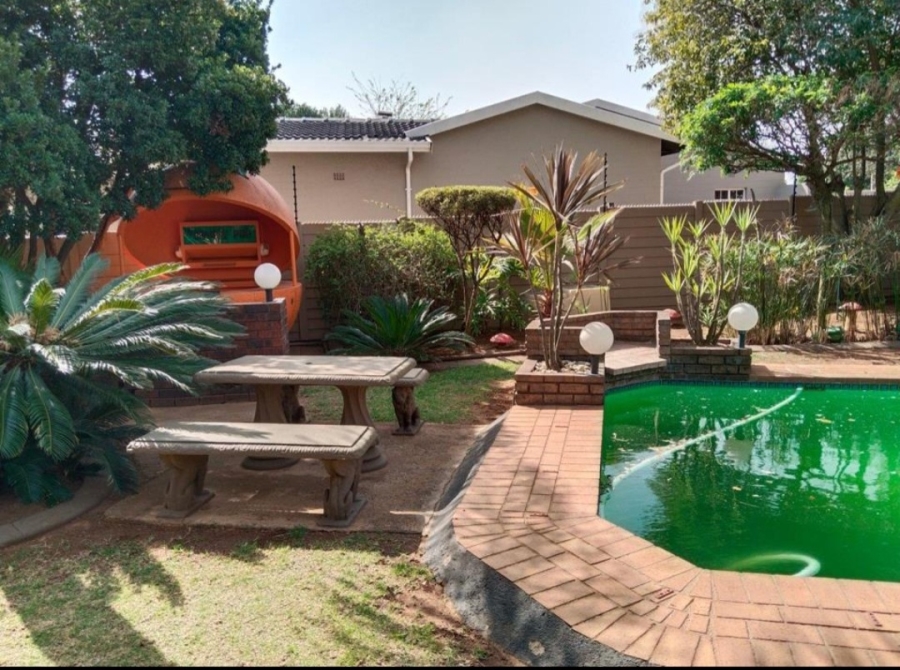 4 Bedroom Property for Sale in Brackendowns Gauteng
