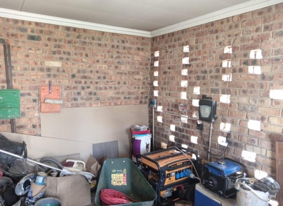 4 Bedroom Property for Sale in Brackendowns Gauteng
