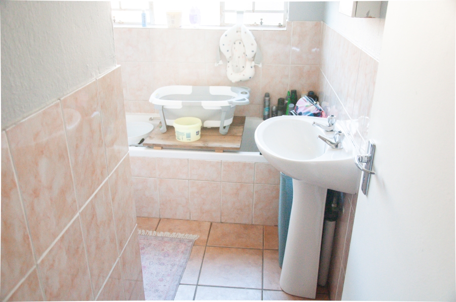 To Let 2 Bedroom Property for Rent in Kyalami Hills Gauteng