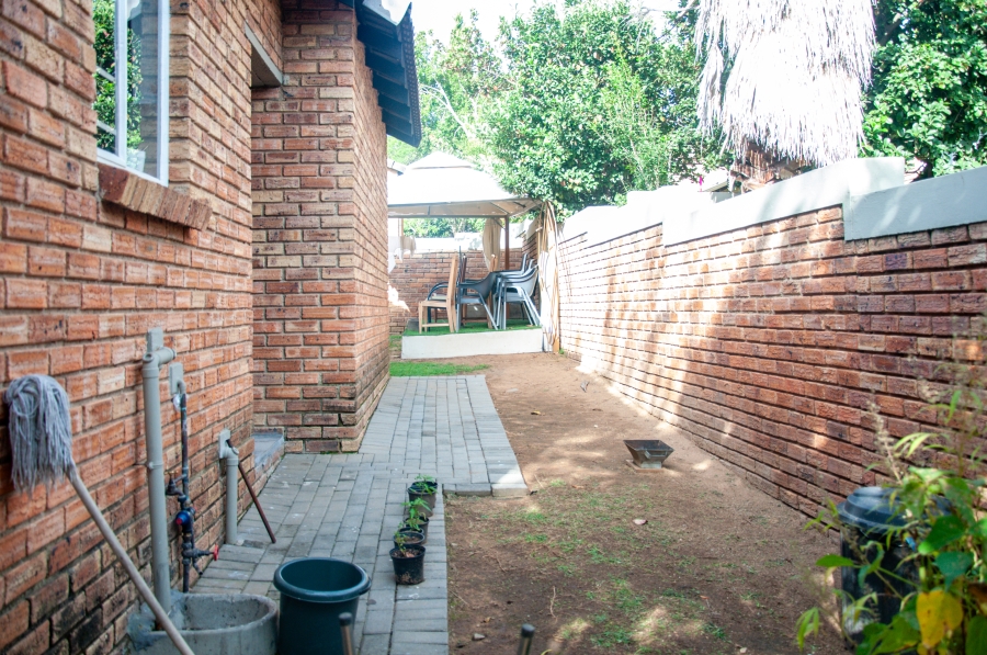 To Let 2 Bedroom Property for Rent in Kyalami Hills Gauteng
