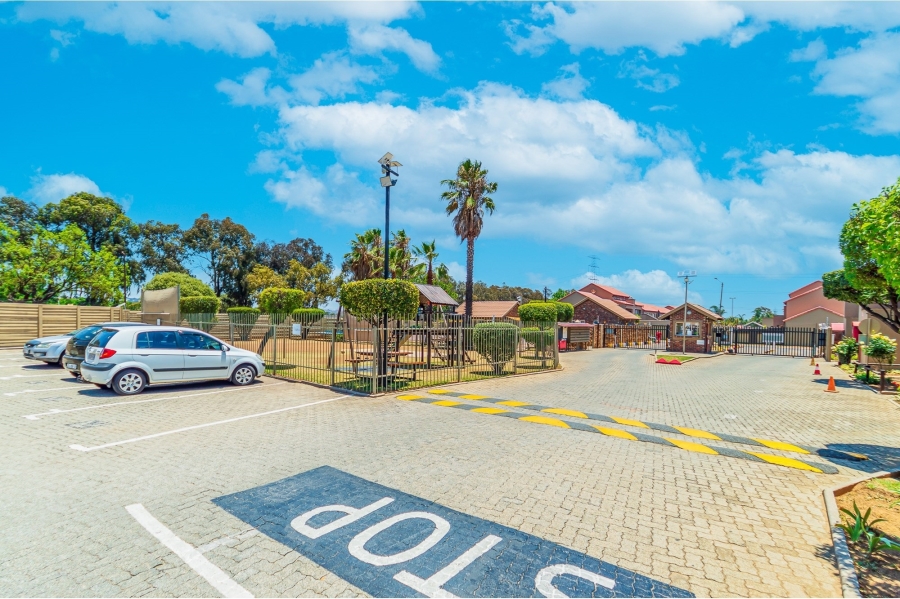 2 Bedroom Property for Sale in Eden Glen Gauteng