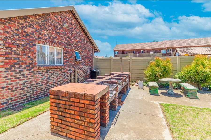 2 Bedroom Property for Sale in Eden Glen Gauteng