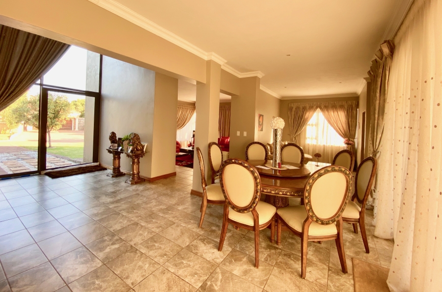To Let 5 Bedroom Property for Rent in The Meadows Gauteng