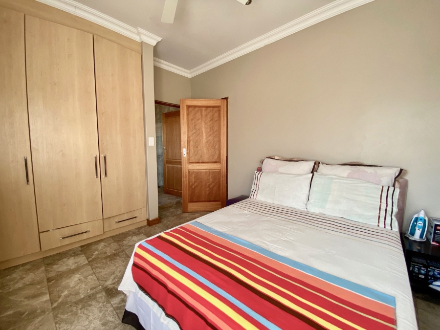 To Let 5 Bedroom Property for Rent in The Meadows Gauteng