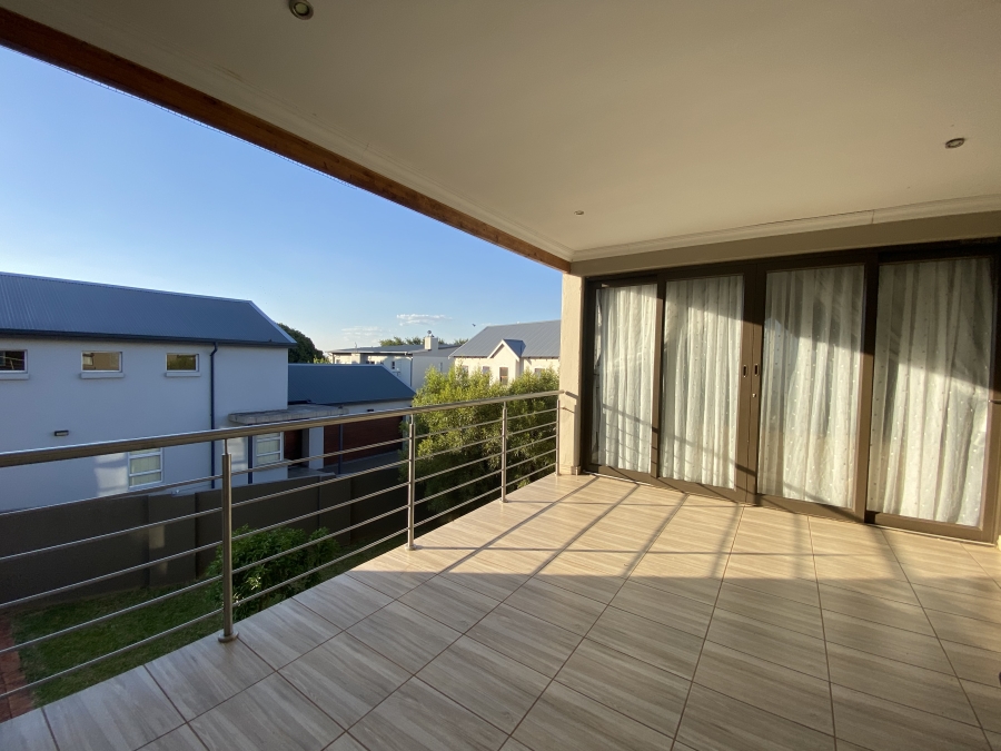 To Let 5 Bedroom Property for Rent in The Meadows Gauteng