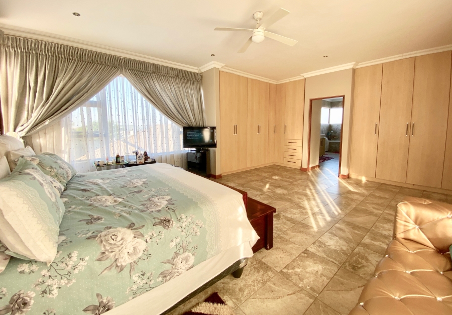 To Let 5 Bedroom Property for Rent in The Meadows Gauteng