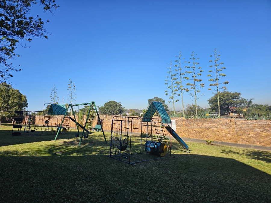 2 Bedroom Property for Sale in Rietvalleirand Gauteng
