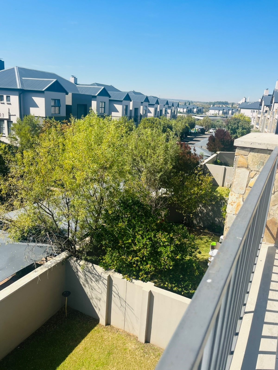2 Bedroom Property for Sale in Waterfall Gauteng