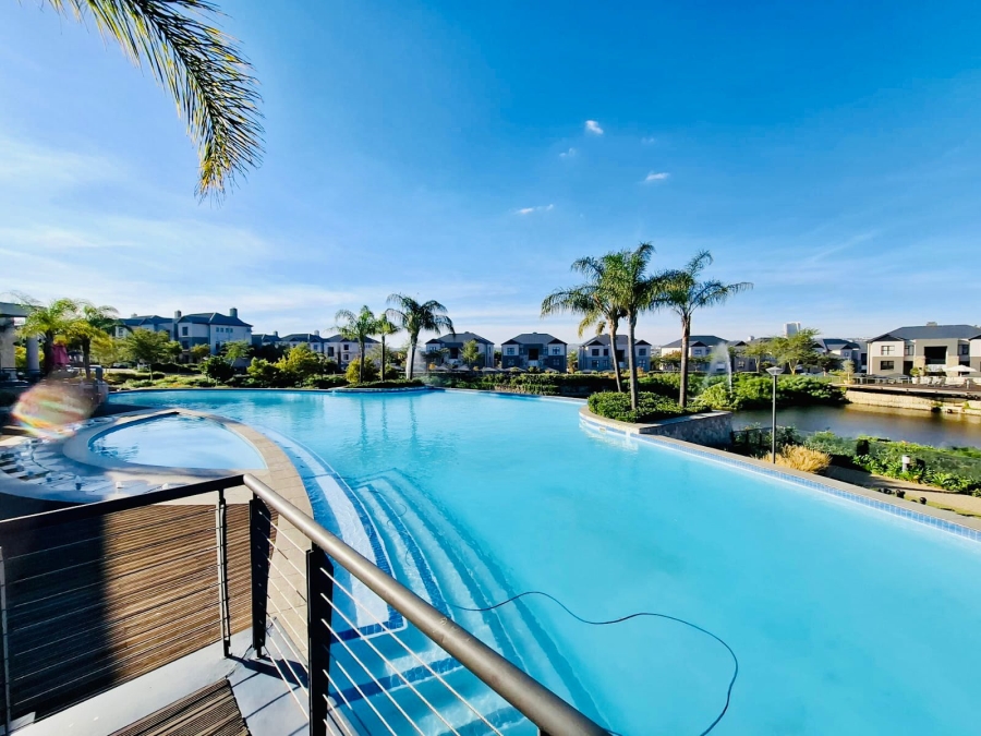 2 Bedroom Property for Sale in Waterfall Gauteng