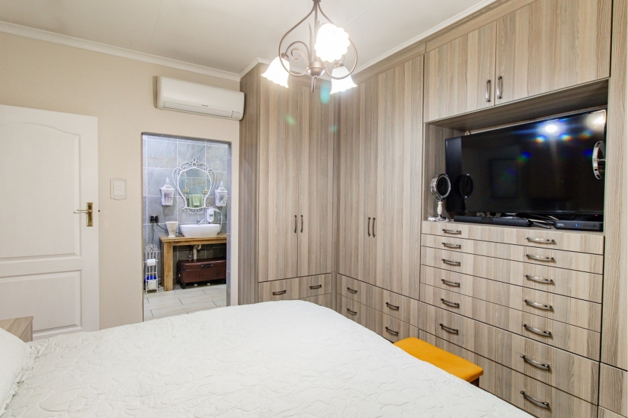 4 Bedroom Property for Sale in Wierda Park Gauteng