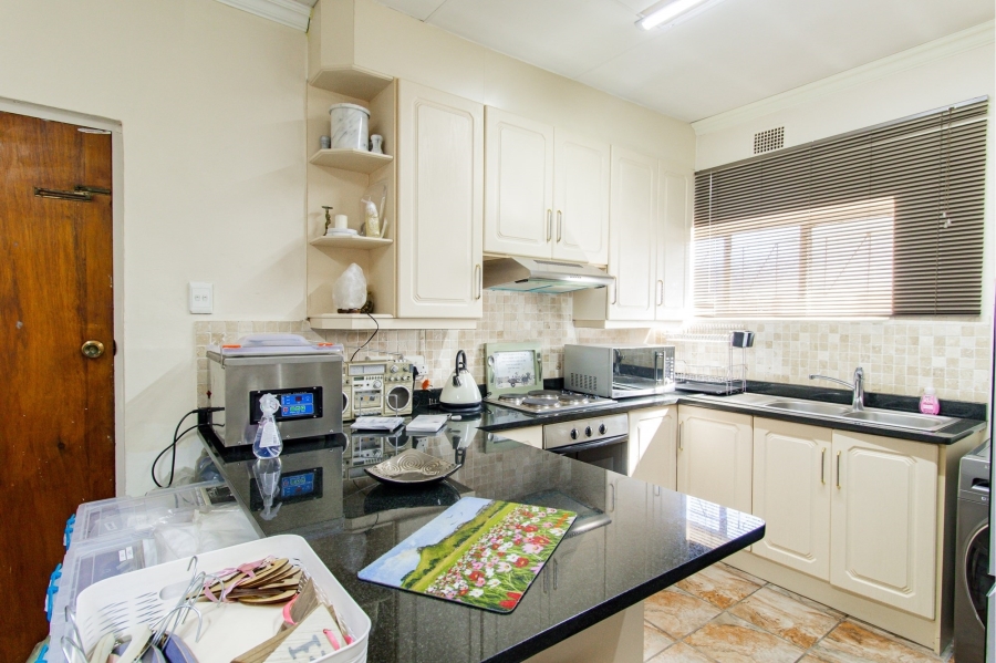 4 Bedroom Property for Sale in Wierda Park Gauteng