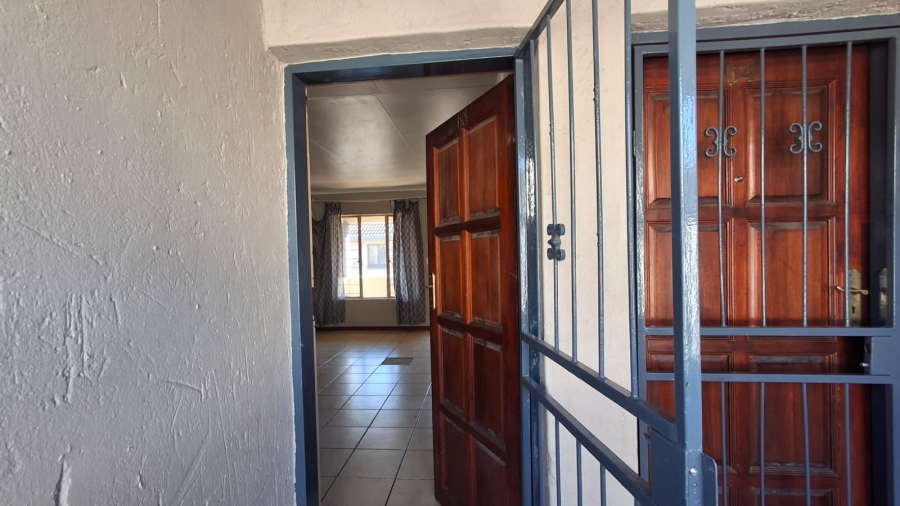 2 Bedroom Property for Sale in Ekklesia Gauteng