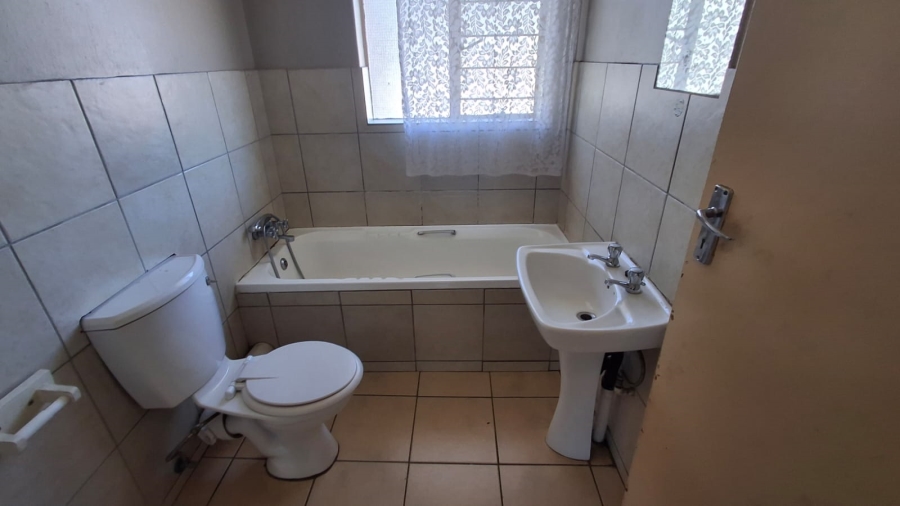 2 Bedroom Property for Sale in Ekklesia Gauteng