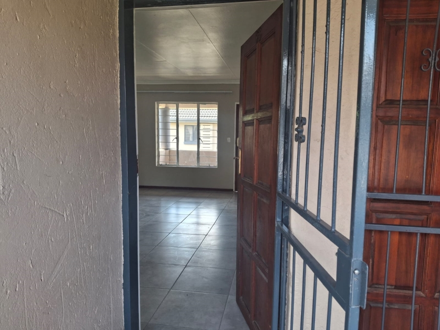 2 Bedroom Property for Sale in Ekklesia Gauteng