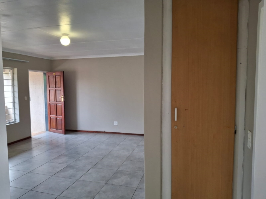2 Bedroom Property for Sale in Ekklesia Gauteng