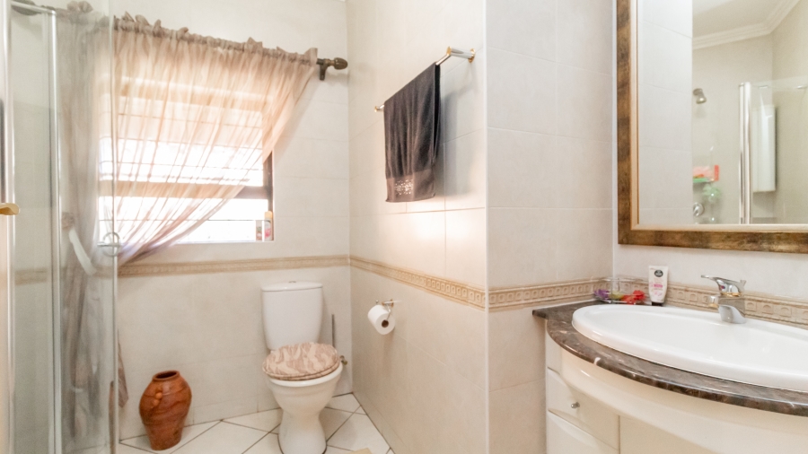 3 Bedroom Property for Sale in Faerie Glen Gauteng