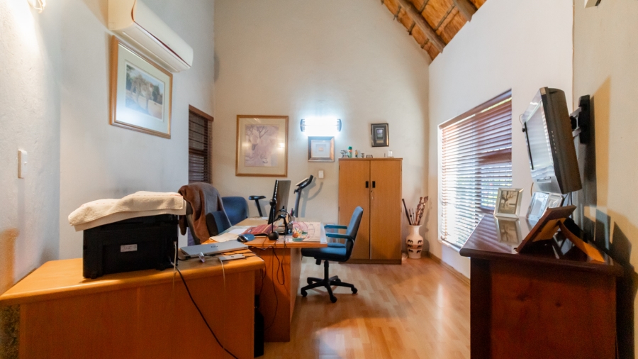3 Bedroom Property for Sale in Faerie Glen Gauteng