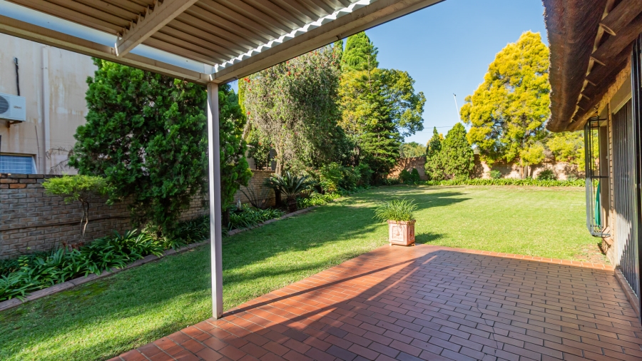 3 Bedroom Property for Sale in Faerie Glen Gauteng