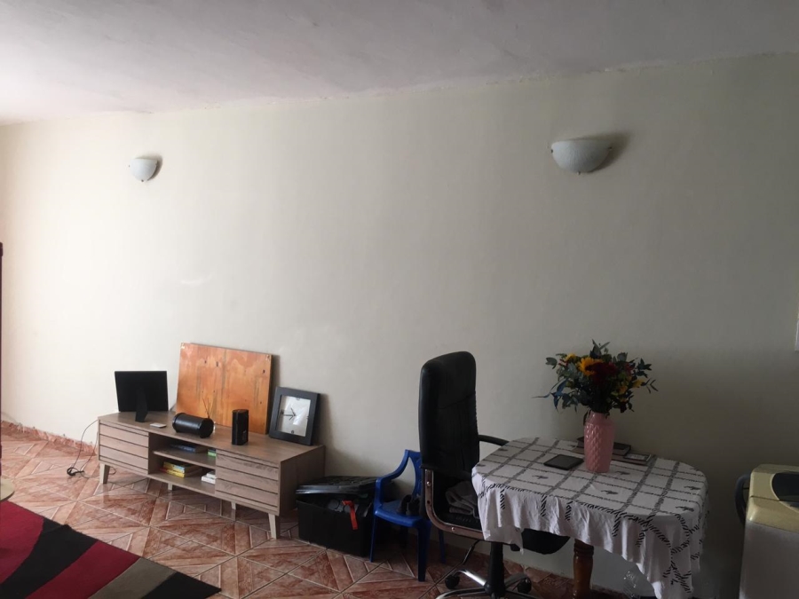To Let 2 Bedroom Property for Rent in La Montagne Gauteng