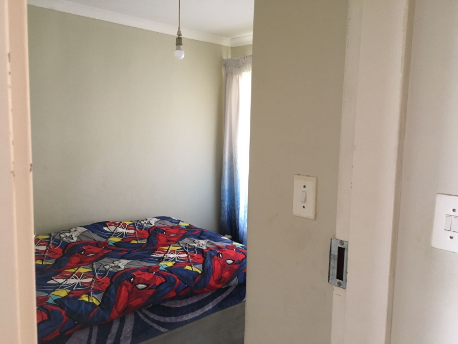 To Let 2 Bedroom Property for Rent in La Montagne Gauteng