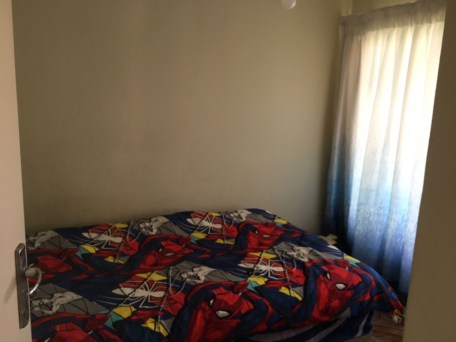 To Let 2 Bedroom Property for Rent in La Montagne Gauteng